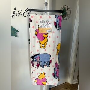 NEW Winnie the Pooh Valentines Throw Blanket 50”x70” Piglet Eeyore Pink Polka